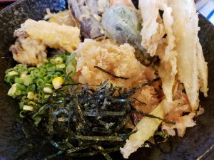 權の野菜天ぶっかけうどん