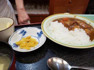 馬出の「あかぎんち」のきょうの定食牛すじカレー