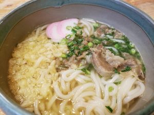 うどんの北の庄で肉うどん