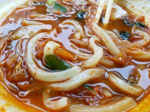 セブンイレブンのキムチチゲ旨辛うどん