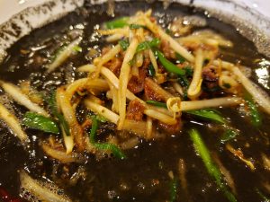 のがみ大飯店の筑豊富士黒担々麺