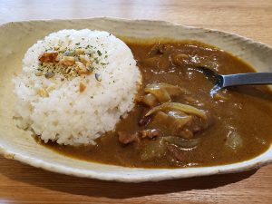 飯塚市役所2階カフェ雲を蒔くの赤碕牛すじカレー