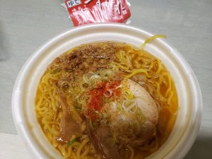 すみれ監修、札幌濃厚味噌ラーメン by セブンイレブン