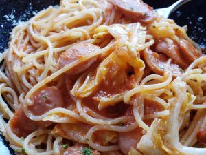 TETEのお弁当売り切れ！で、ソーセージとバルビキャベツのトマトパスタだよ