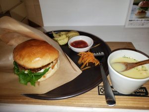 宮ノ上げんきで筑穂牛バーガセット