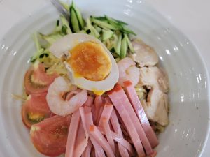 穂ジャスで冷麺、店の名前忘れたよ