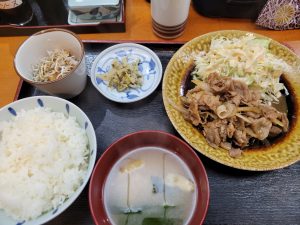 あかぎんちで豚のしょうが焼き定食