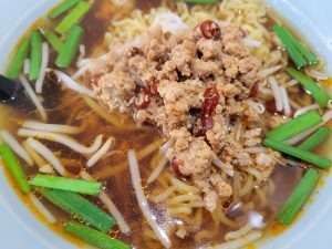 穂ジャスの中華料理華楽で台湾ラーメン