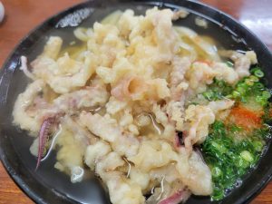 ちえ福でイカ下足うどん