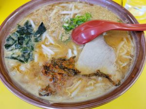 久しぶりのポンポン亭、と言えば味噌ラーメンかな