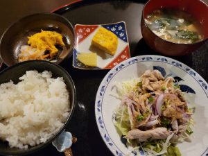 定食屋 笑～わら～で、日替わり定食(ぶたしゃぶ)