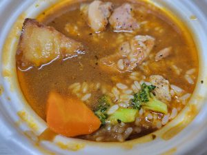 Suage監修チキンと野菜のスープカレー赤米byセブンイレブン