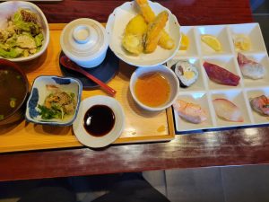力丸寿司で寿司ランチ、サービスメニュー