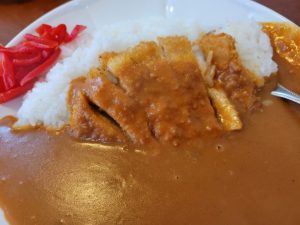 久しぶりの華月でカツカレー