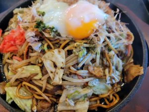博多屋でいつもの鉄板焼きそば