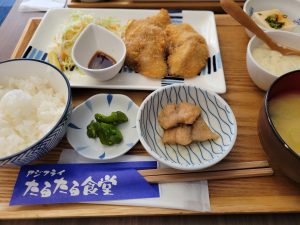 たるたる食堂であじフライ定食だよ😃