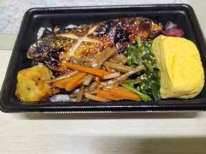 セブンイレブンで炭火焼鯖の海苔弁当