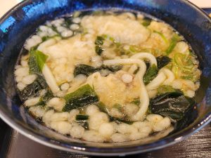 かほテラスの牛牛うどんでゴボ天うどん🍜