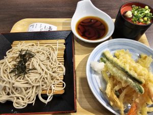 穂ジャスの与秀庵で天ザル蕎麦だよ☺️ほんと久しぶりに来ました