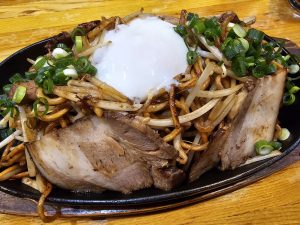 来々軒で日田焼そば温玉とチャーシュトッピングだよ☺️